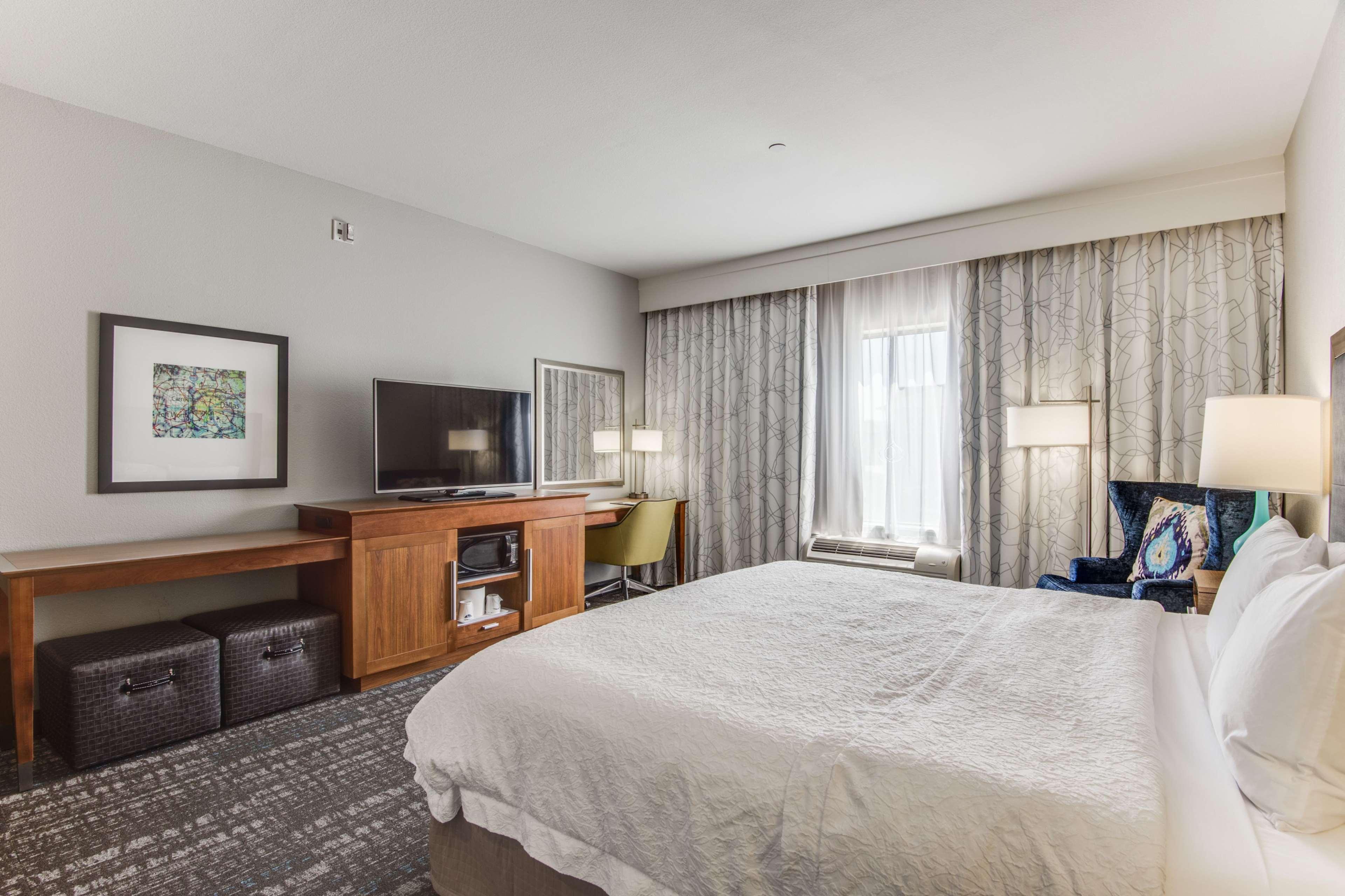 יולס Hampton Inn & Suites Dallas/Ft. Worth Airport South מראה חיצוני תמונה