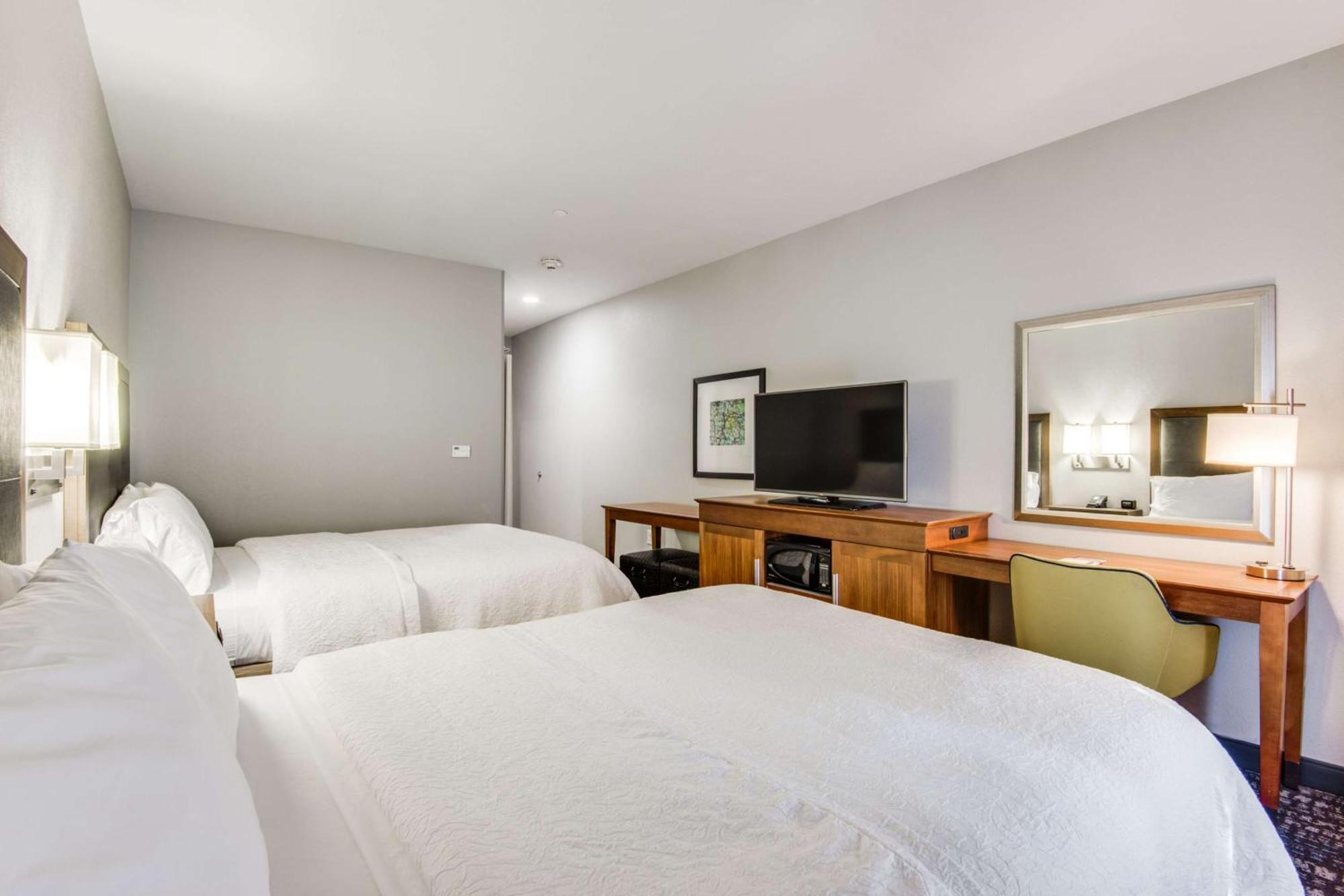 יולס Hampton Inn & Suites Dallas/Ft. Worth Airport South מראה חיצוני תמונה
