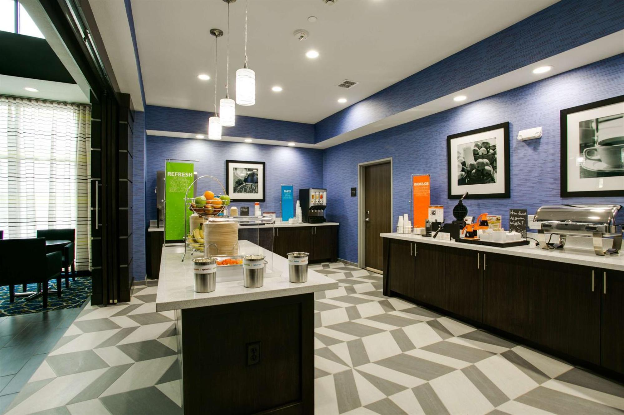 יולס Hampton Inn & Suites Dallas/Ft. Worth Airport South מראה חיצוני תמונה